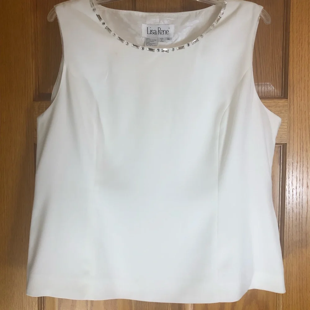 Lisa Rene White Women's Skirt Set with Decorative Belt